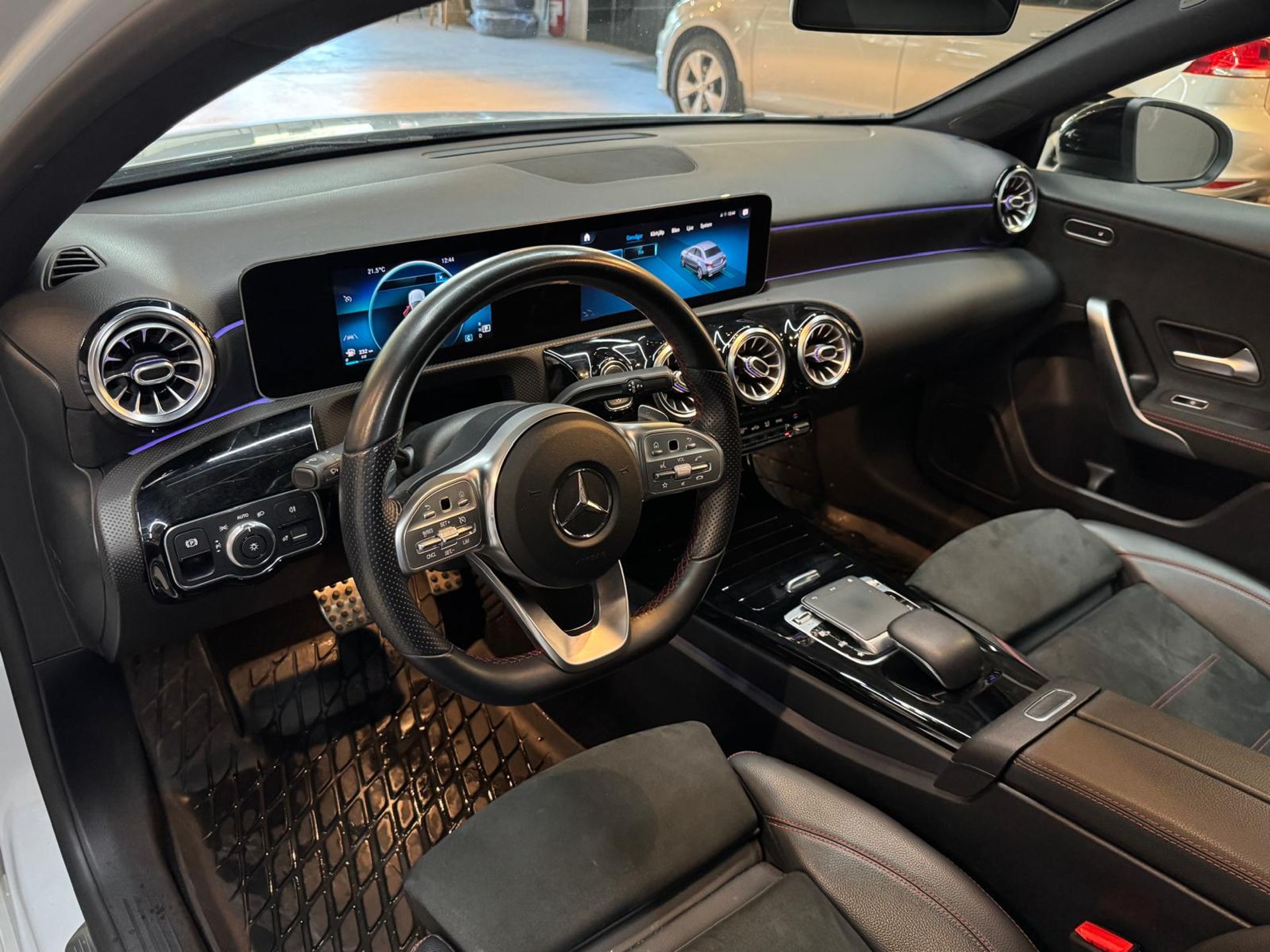 Mercedes-Benz A 200 Sedan 2020, bild 7/20