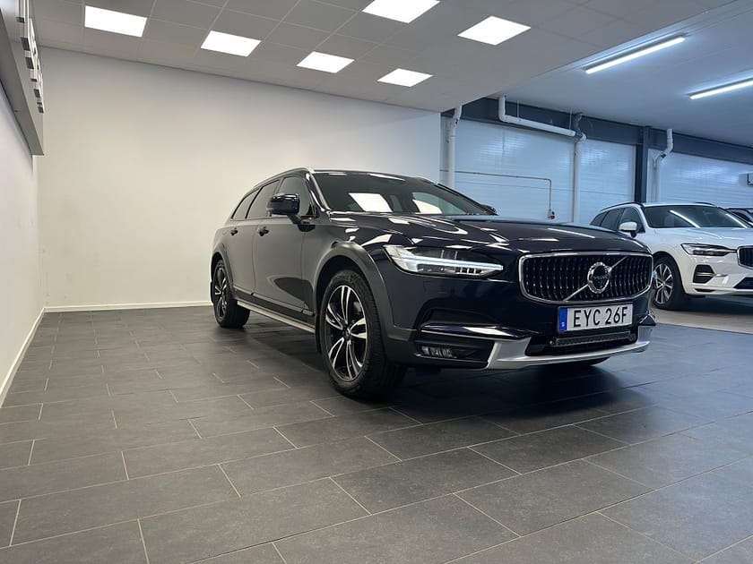 Bild 5 av Volvo V90 Cross Country D4 AWD  Pro Plus Head Up Drag Carplay H&K Läder