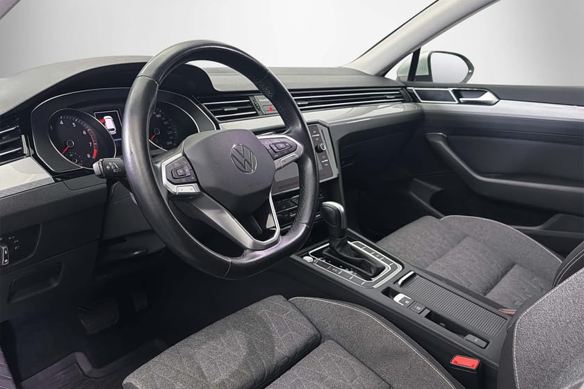 Bild 4 av Volkswagen Passat Sportscombi Drag Värmare Bkamera Nyservad