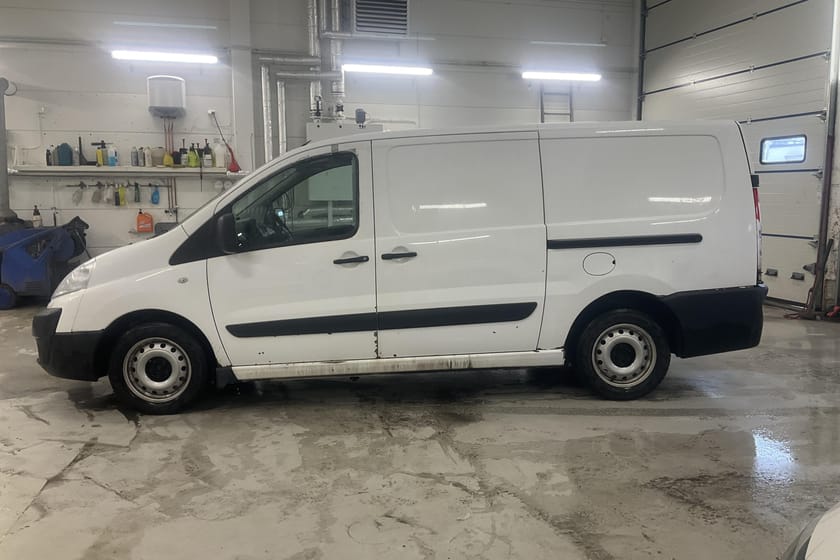 Bild 2 av Toyota ProAce Skåpbil 2.0 D-4D (128hk) Reparationsobjekt