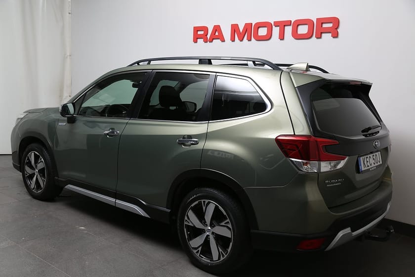 Bild 4 av Subaru Forester e-Boxer 2,0i Summit AWD H/K Taklucka Skinn Dragkrok