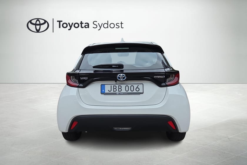 Bild 5 av Toyota Yaris Hybrid Active backkamera, rattvärme, adaptiv farthållare mm.