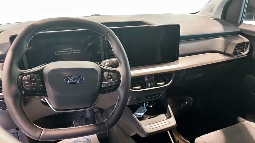 Bild 4 av Ford E-Transit Courier Räckvidd 287KM / Skåp Limited 136Hk / Årsskatt 360kr