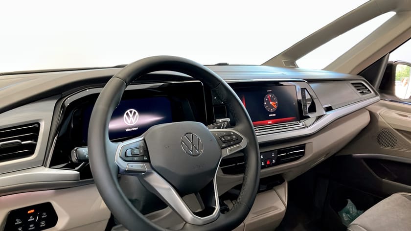 Bild 5 av Volkswagen Multivan eHybrid 4M STYLE HJULBAS: 3124 MM KORT ÖVERHÄNG MOTO
