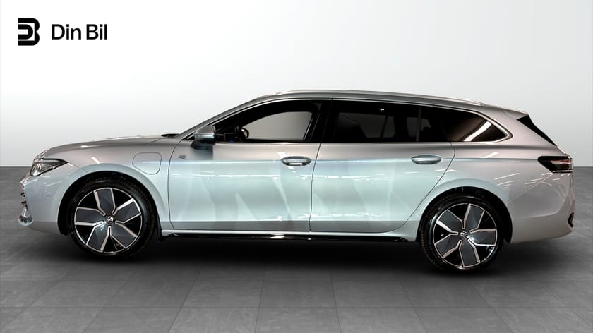 Bild 2 av Volkswagen Passat Variant eHybrid 1.5 TSI 272HK DSG / 360-kamera & Pano