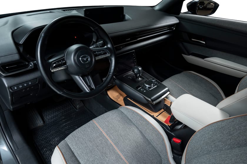 Bilde 2 av Mazda MX-30 e-Skyactiv EV 145 hk Modern Confidence | Bose |