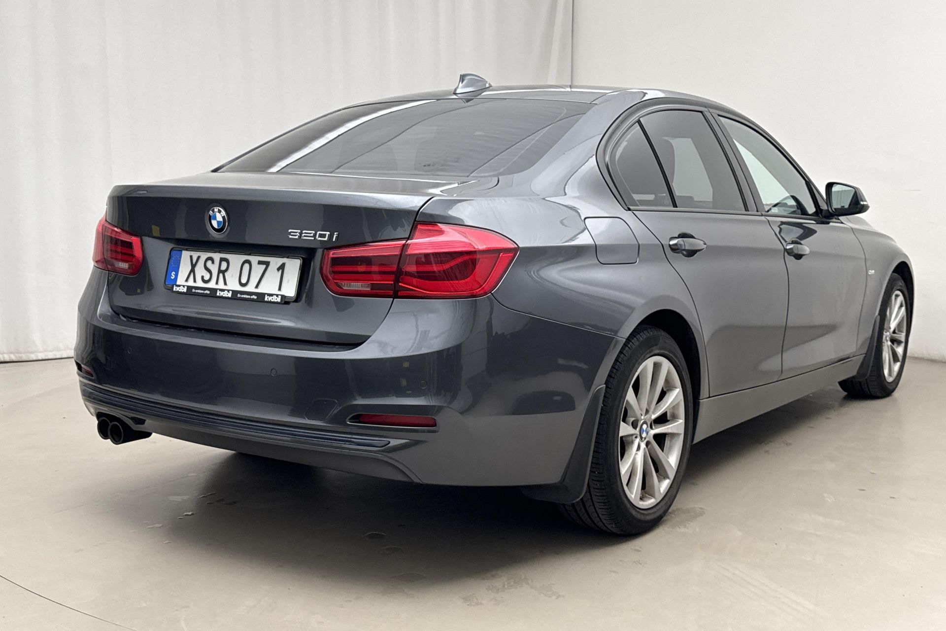 BMW 320i 2018, photo 3/10
