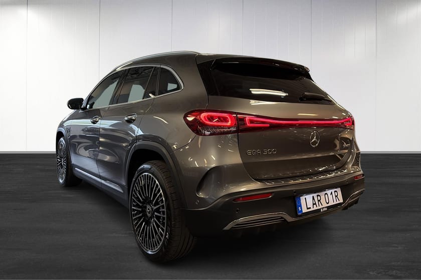 Bild 4 av Mercedes-Benz EQA 300 4MATIC Moms/AMG/Dragkrok/Panelbelysning