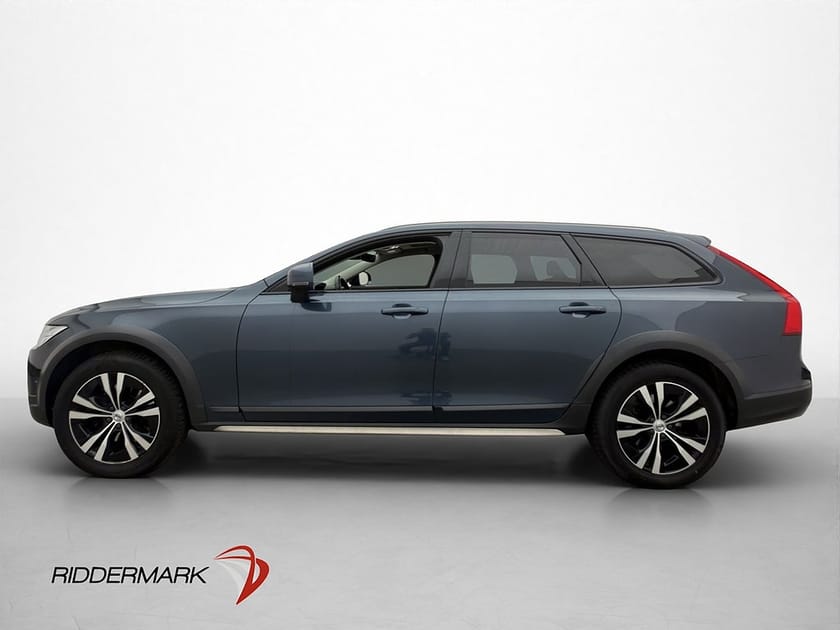 Bild 1 av Volvo V90 Cross Country D4 AWD VOC Pano B&W HuD 360° Skinn