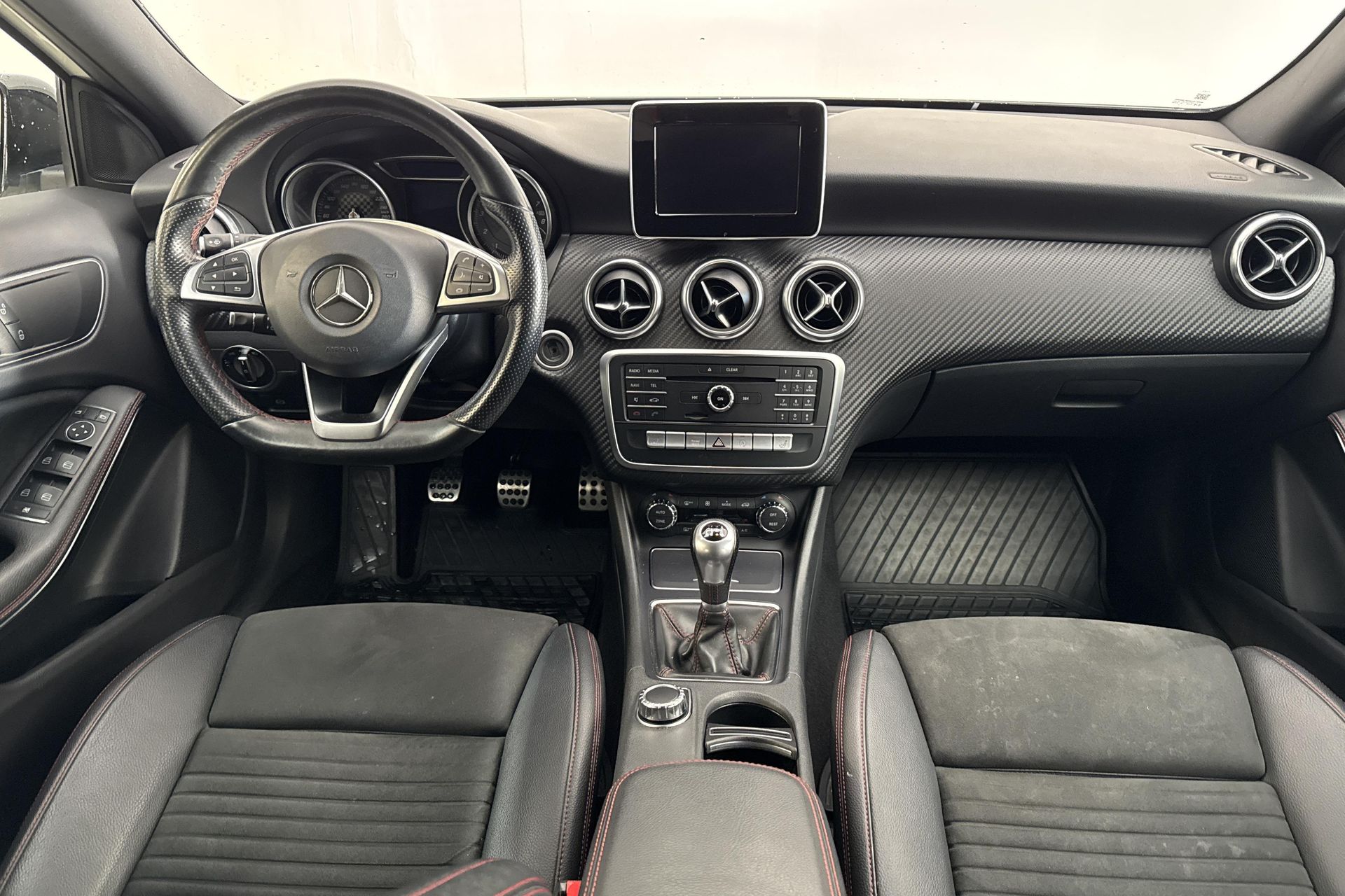 Mercedes-Benz A 180 2016, bild 7/10
