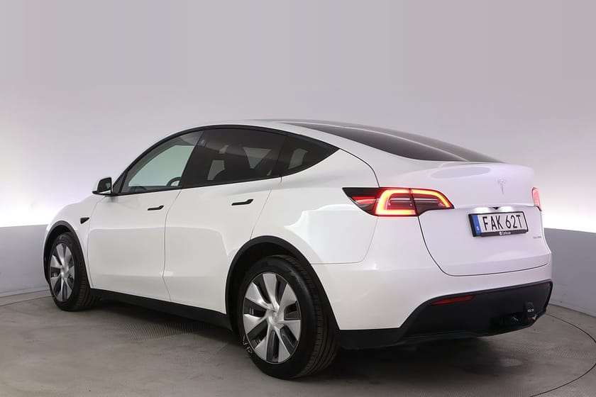 Bild 4 av Tesla Model Y Long Range AWD Autopilot Pano Drag