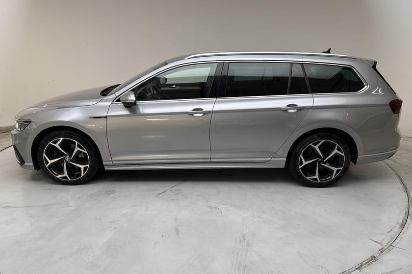 Bild 2 av Volkswagen Passat Sportscombi 2.0 TDI 4Motion (200hk) R Line