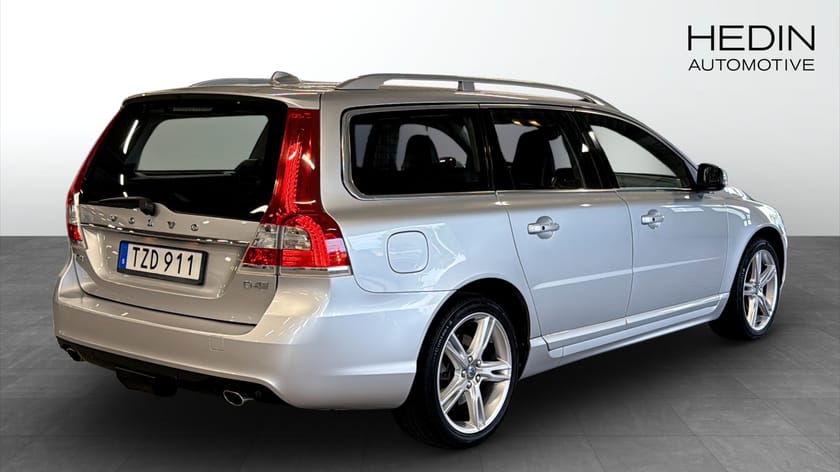 Bild 2 av Volvo V70 Classic Summum D4 181hk Drag Skinn Värm 1 brukare