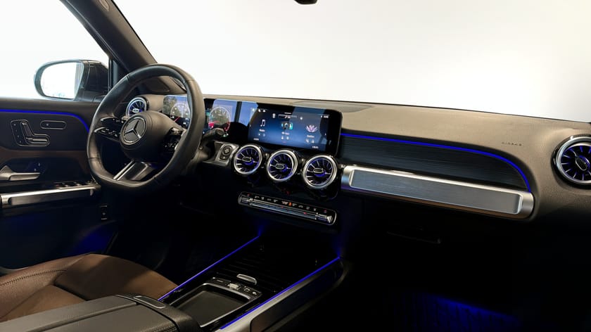 Bild 3 av Mercedes-Benz GLB 200 AMG Line 7-Sits Night Package Värmare Drag