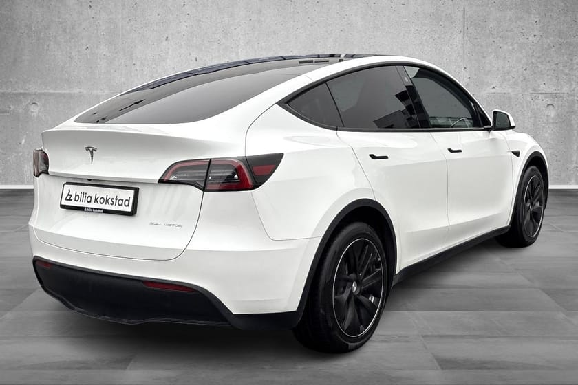 Bilde 2 av Tesla Model Y Long Range AWD AP/SvartSkinn/Hifi/Vinterpk/Norsk/S+V