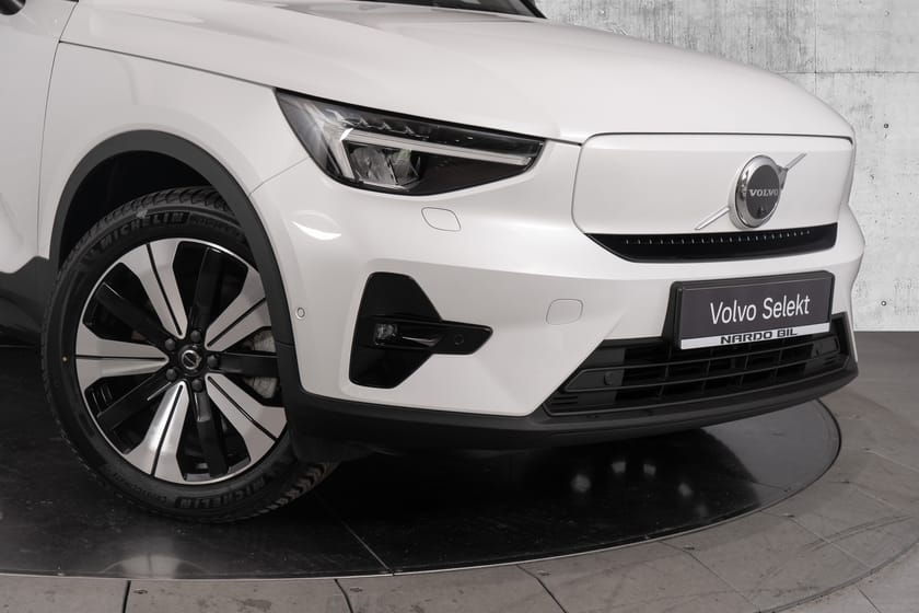 Bilde 2 av Volvo XC40 Recharge Single Motor 231 hk Ultimate. Varmepumpe/Soltak/360/Harman Kardon