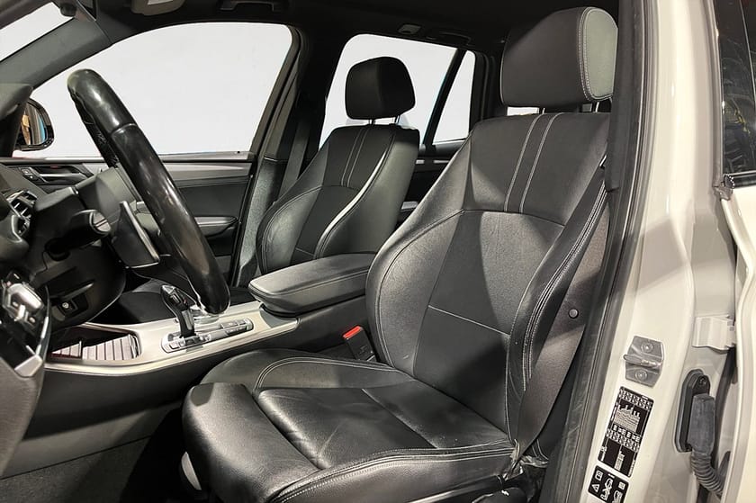Bild 3 av BMW X3 xDrive20d 190 HK AUT M-SPORT D-VÄRM DRAG NAVI LED PDC