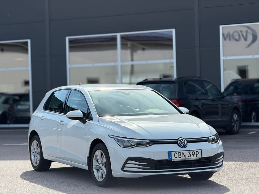 Bild 4 av Volkswagen Golf 1.0 eTSI Automat B-Kamera Rattvärme