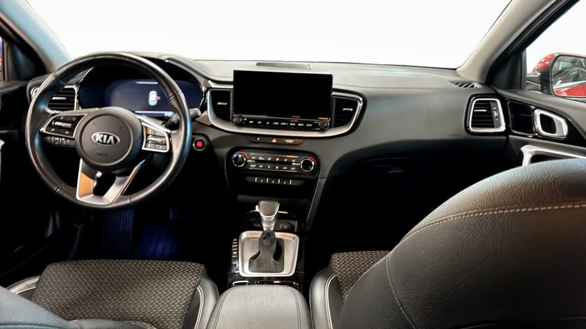 Bild 4 av Kia XCeed Plug-in Hybrid DCT 141hk ADVANCE PLUS // Dragkrok // Backkamera