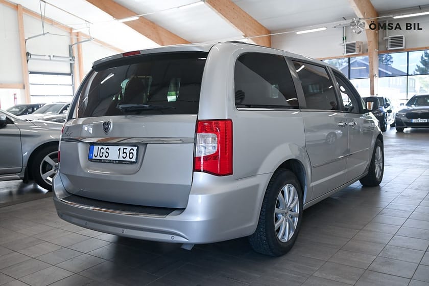 Bild 4 av Lancia Voyager 2.8 LX 7-Sits Skinn 163hk