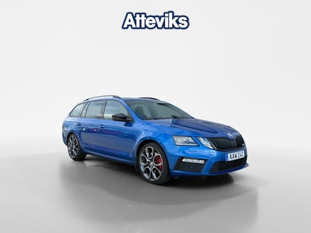 Škoda Octavia Kombi RS 2.0 TSI 245hk DSG *Pano/Drag/P.Värm/Kamer