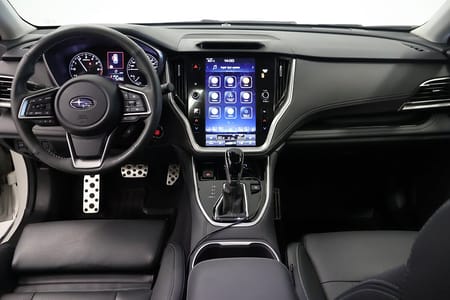 Subaru Outback Touring Dragkrok Motorvärmare Vinterhjul Låg skatt