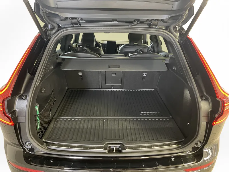 Bild 10 av 17 – Volvo XC60 T6 Plus Black Nordic Edition Plus Nordic Edition
