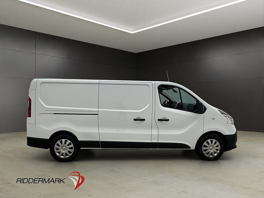 Bild 2 av Renault Trafic Skåpbil L2 2.0 3-Sits Dragkrok PDC Farthållare MOMS