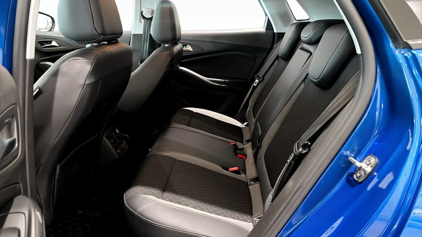 Bild 5 av Opel Grandland X 1.2 TURBO 130HK DESIGN LINE DRAGKROK