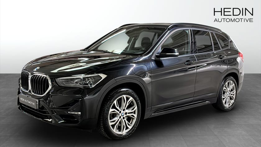 Bild 1 av BMW X1 xDrive25e HUD  Panorama Drag Backkamera
