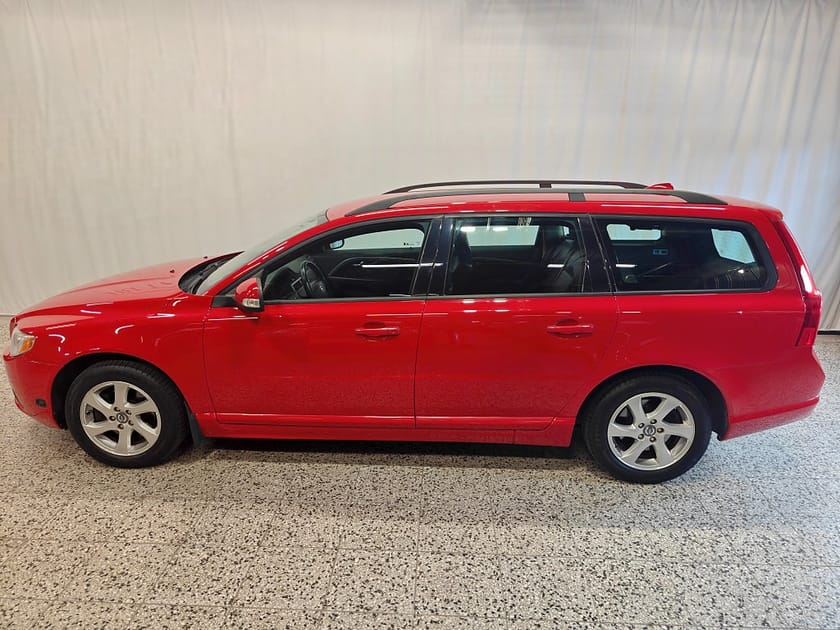 Bild 2 av Volvo V70 2.0F Manuell, 145hk Momentum