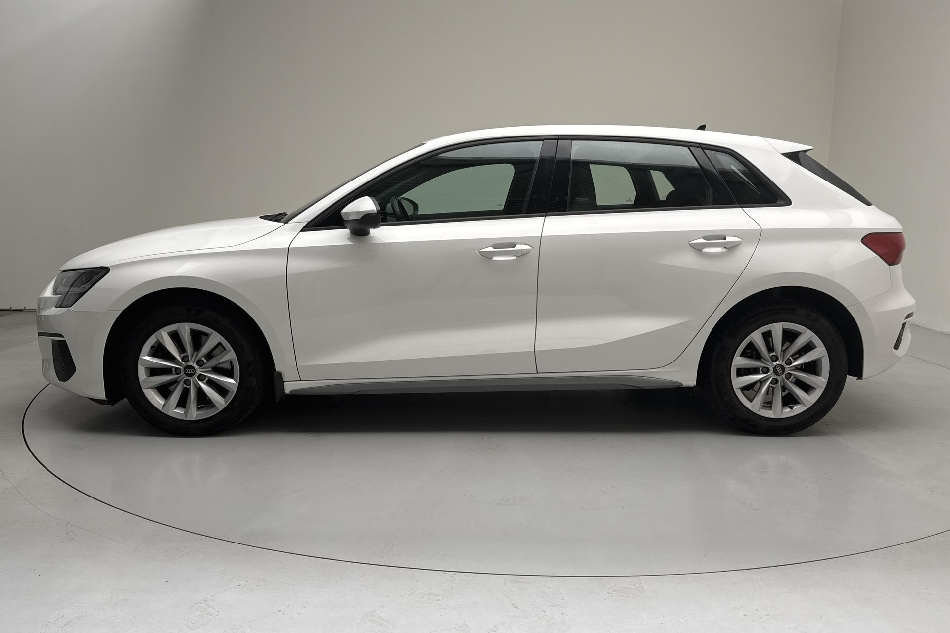 Audi A3 Sportback 35 TFSI 2021, bild 2/10