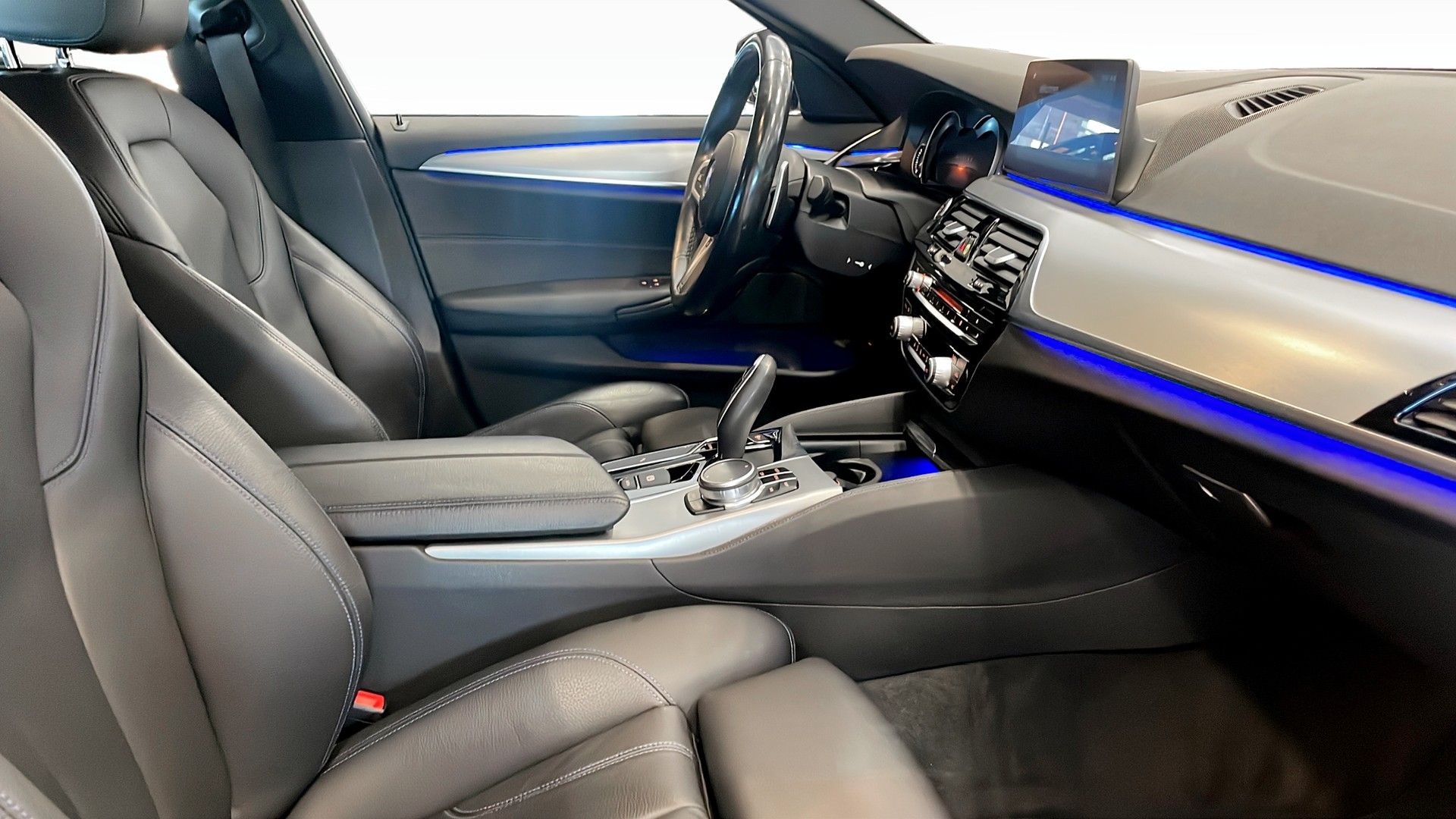 BMW 530 2019, bild 3/10