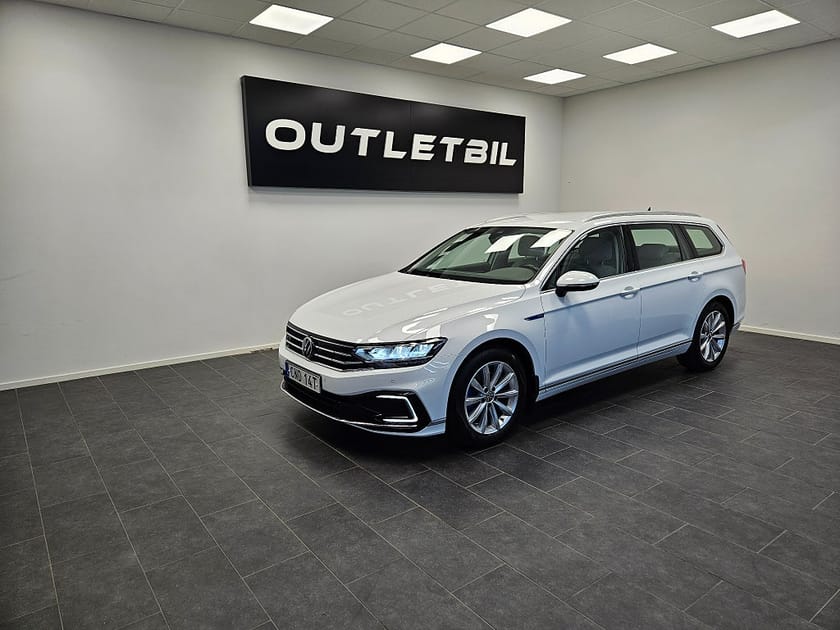 Bild 1 av Volkswagen Passat Sportscombi GTE PHEV 1.4 TSI 218hk Navi Backkamera Drag