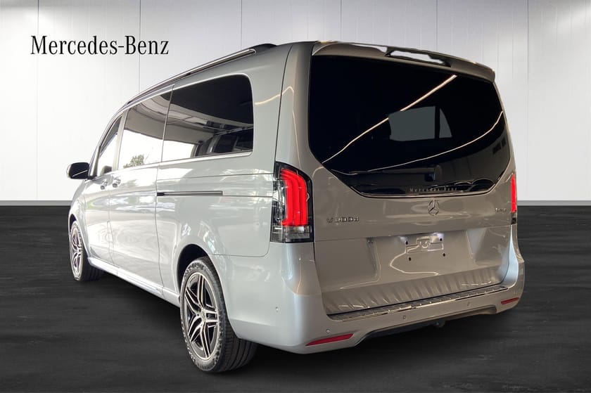 Bild 3 av Mercedes-Benz V 300d 4MATIC 3.2t Ex-lång, Avantgarde