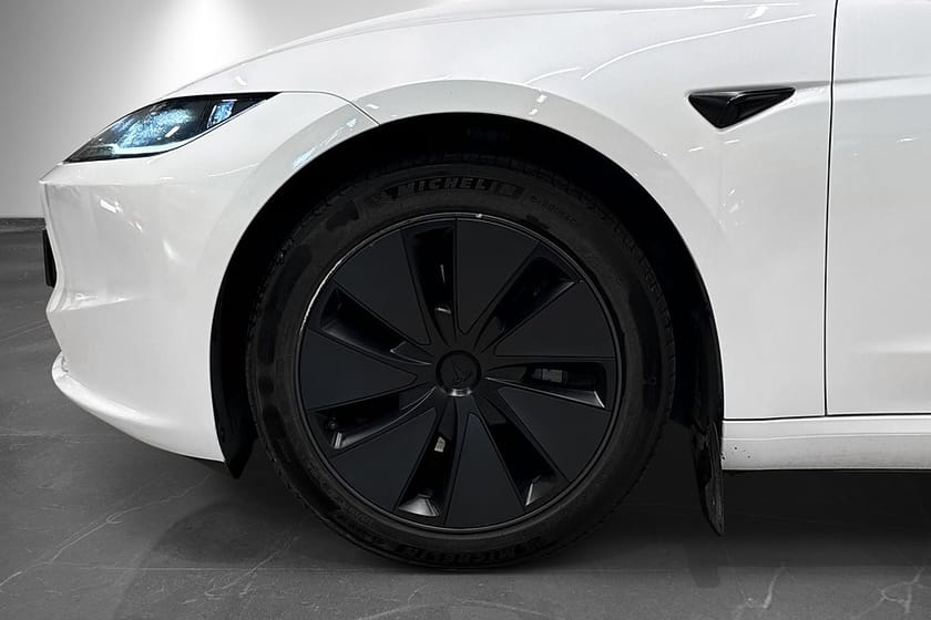 Bild 2 av Tesla Model 3 Long Range AWD Premium Moms Drag Pano Ventilerade stolar