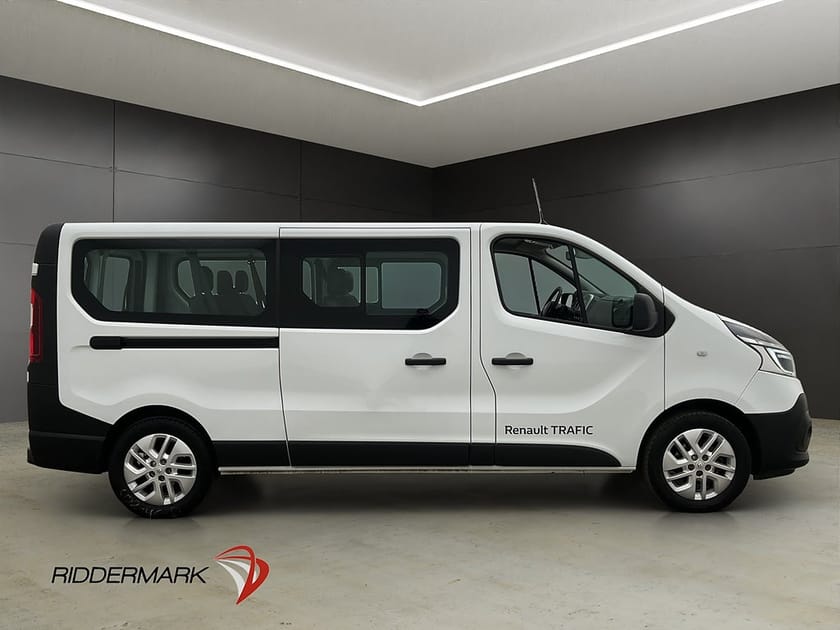 Bild 2 av Renault Trafic Grand Kombi Lång 2.0dCi Bluetooth PDC 9-Sits