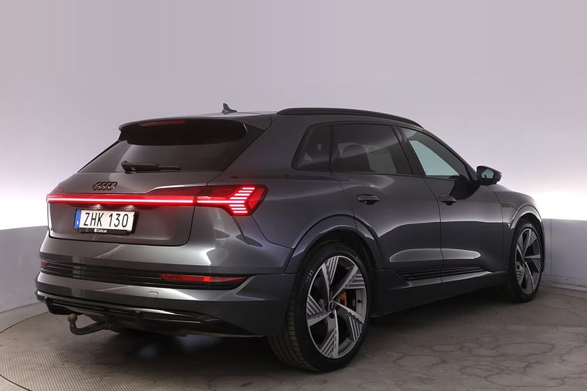 Bild 5 av Audi e-tron 55 quattro S-line Läder Pano 360 B&O Elstol Drag
