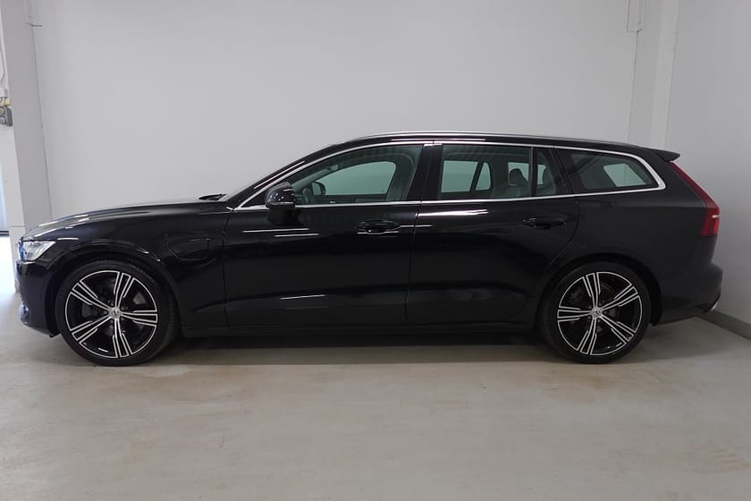 Bild 3 av Volvo V60 Recharge T6 AWD Inscription Drag P-Värme Skinn Orrefors
