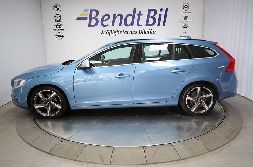 Bild 5 av Volvo V60 D4 Momentum 190hk | Dragkrok | R Design | Navi