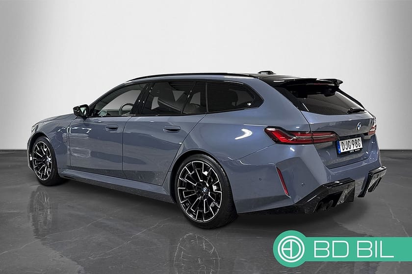 Bild 2 av BMW M5 Touring 727HK / PANORAMA / B&W / MOMS / SERVICEAVTAL