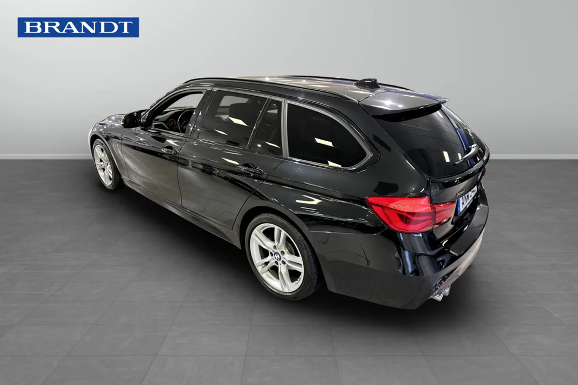 BMW 320i xDrive Touring