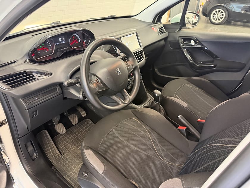 Bild 5 av Peugeot 208 5-dörrar 1.2 VTi 82 Euro 5 | SoV-hjul | 5300 mil |