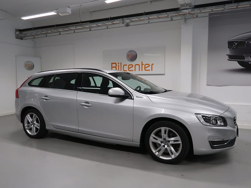 Bild 4 av Volvo V60 D5 Twin Engine AWD Aut-V däck ingår-Drag-Navi