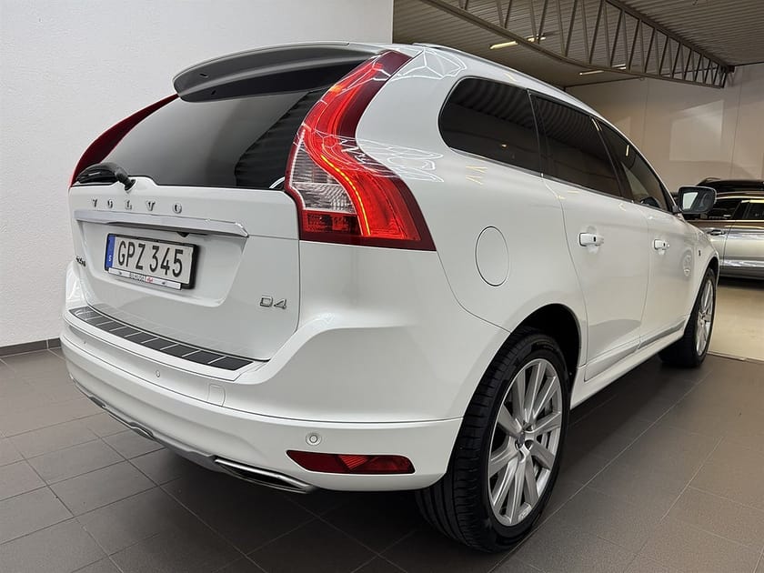 Bild 3 av Volvo XC60 D4 190hk Ocean Race Pano/Värmare/Navi/Bkamera/Läder/Krok/20"Fälg
