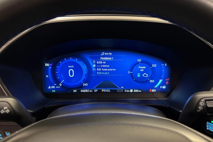 Bild 2 av Ford Kuga Plug-In Hybrid Titanium 2.5 225hk PHEV Aut (Vinterhjul)