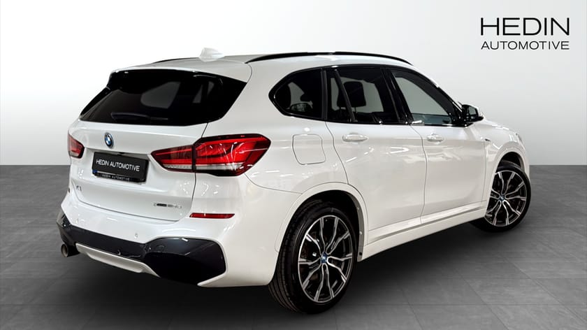 Bild 2 av BMW X1 xDrive25e M-sport / Hifi / Drag / Head-up