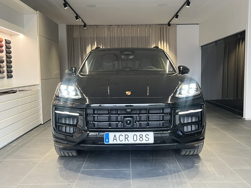 Bild 2 av Porsche Cayenne E-Hybrid Black Edition