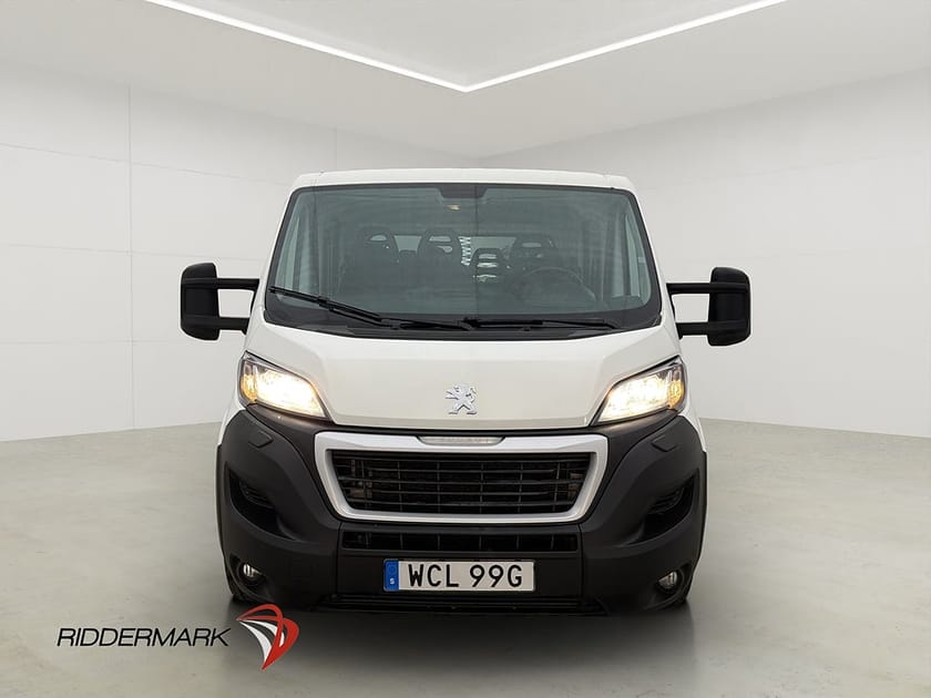 Bild 5 av Peugeot Boxer Chassi Cab Dubbelhytt FLAK Värmare Dragkrok 7-Sits Moms