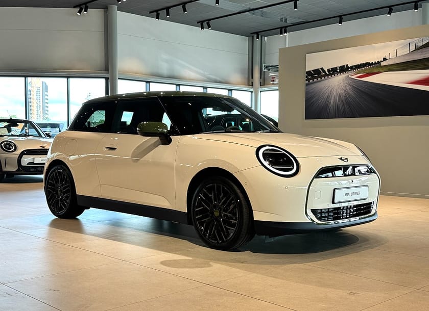 Bild 3 av MINI Cooper SE Paul Smith Edition XL-Paket